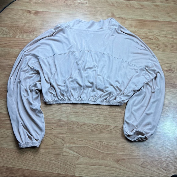 GUC Urban Outfitters Cropped Top - Picture 3 of 3